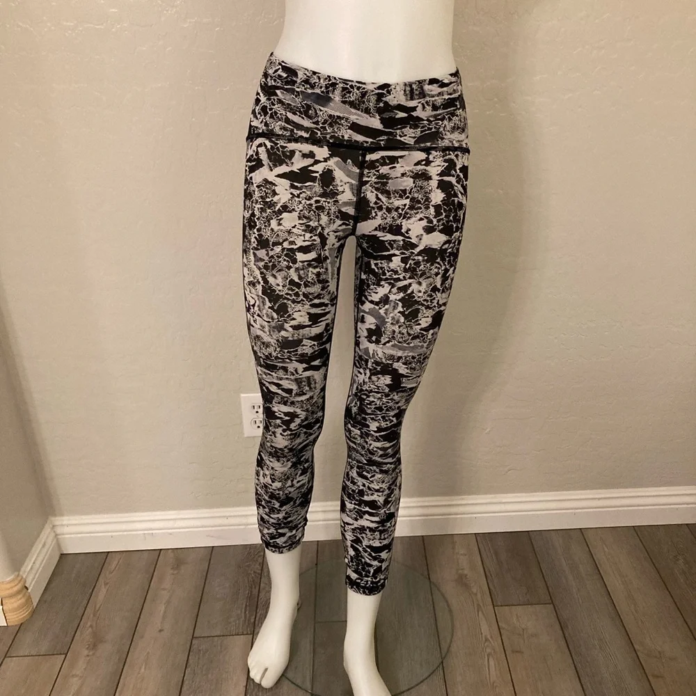Lululemon Train Times 7/8 Pant 25